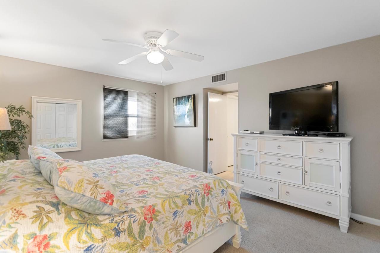 Gulf Gate Resort By Travel Resort Services St. Pete Beach Bagian luar foto
