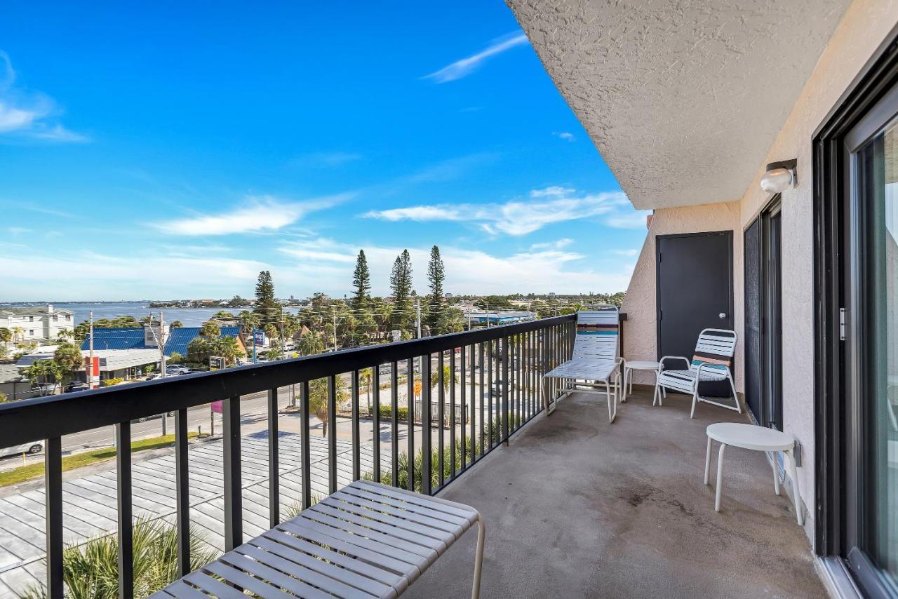 Gulf Gate Resort By Travel Resort Services St. Pete Beach Bagian luar foto